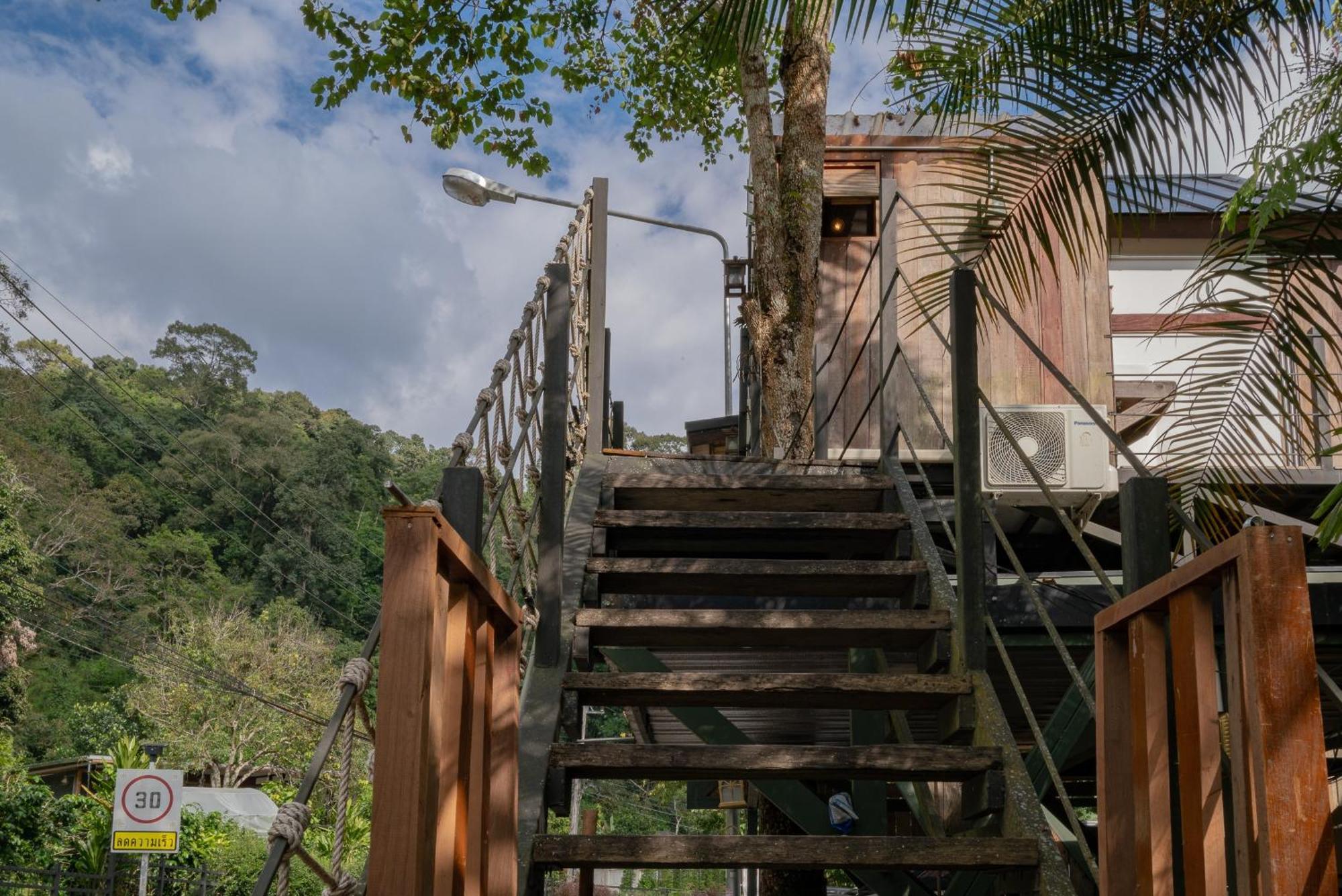 Wilderness Treehouse Villa Doi Saket Exterior photo