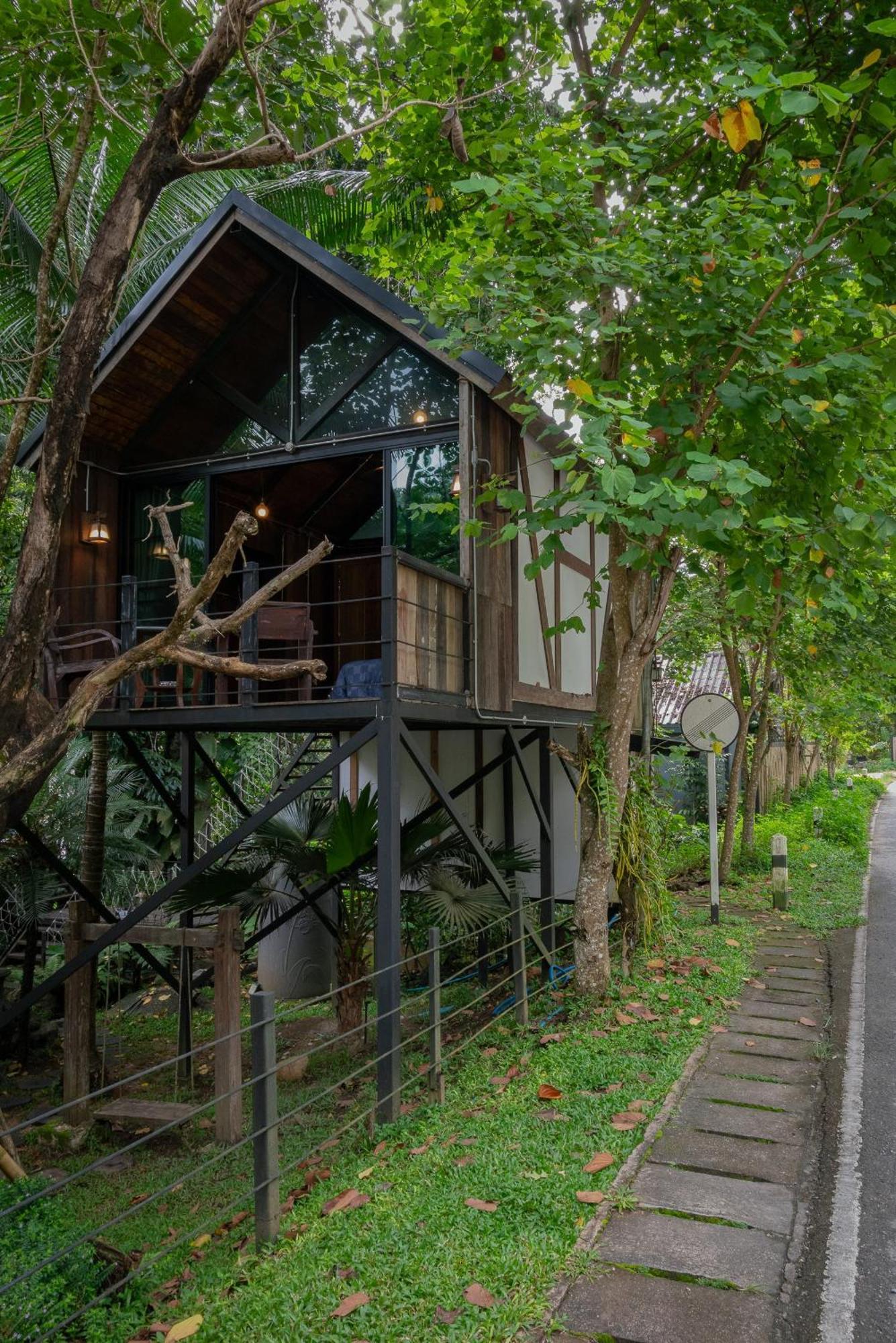Wilderness Treehouse Villa Doi Saket Exterior photo